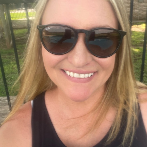 Meet your Posher, Kelly - Picture 6 of 6